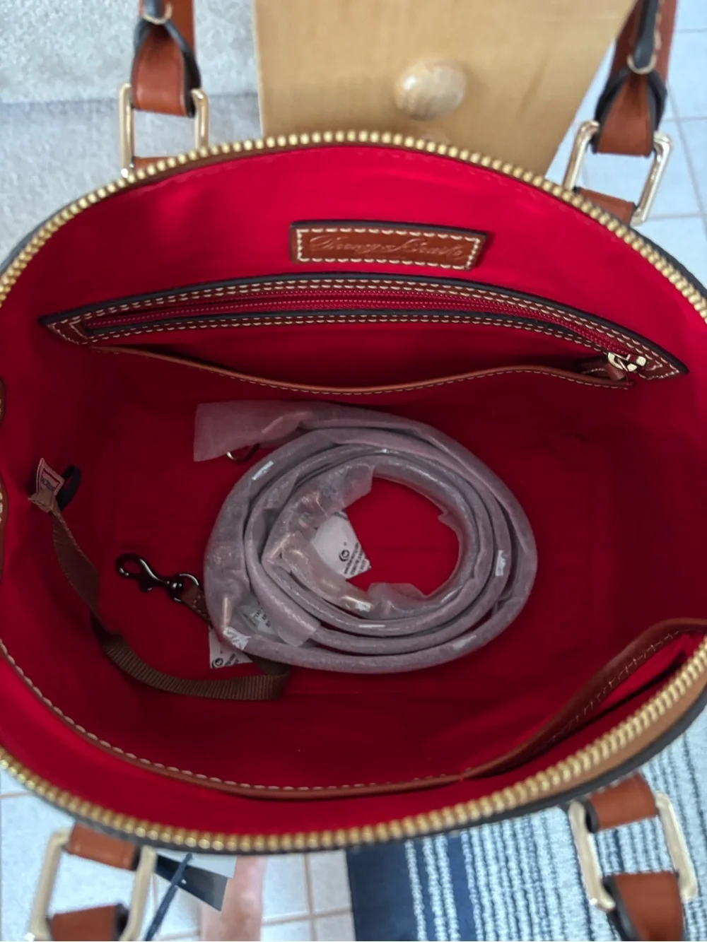 Dooney & Bourke Pebble Grain Leather Satchel White Cognac NWT Zip Tote Bag